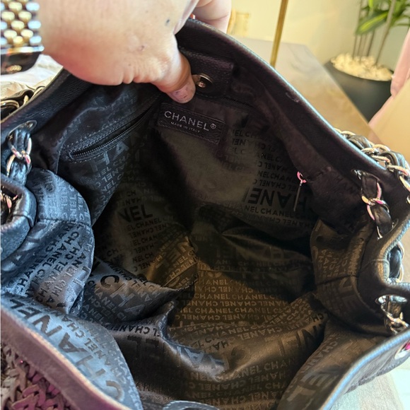 Chanel  Elegant Black Woven Women's Bag - Picture 5 of 7